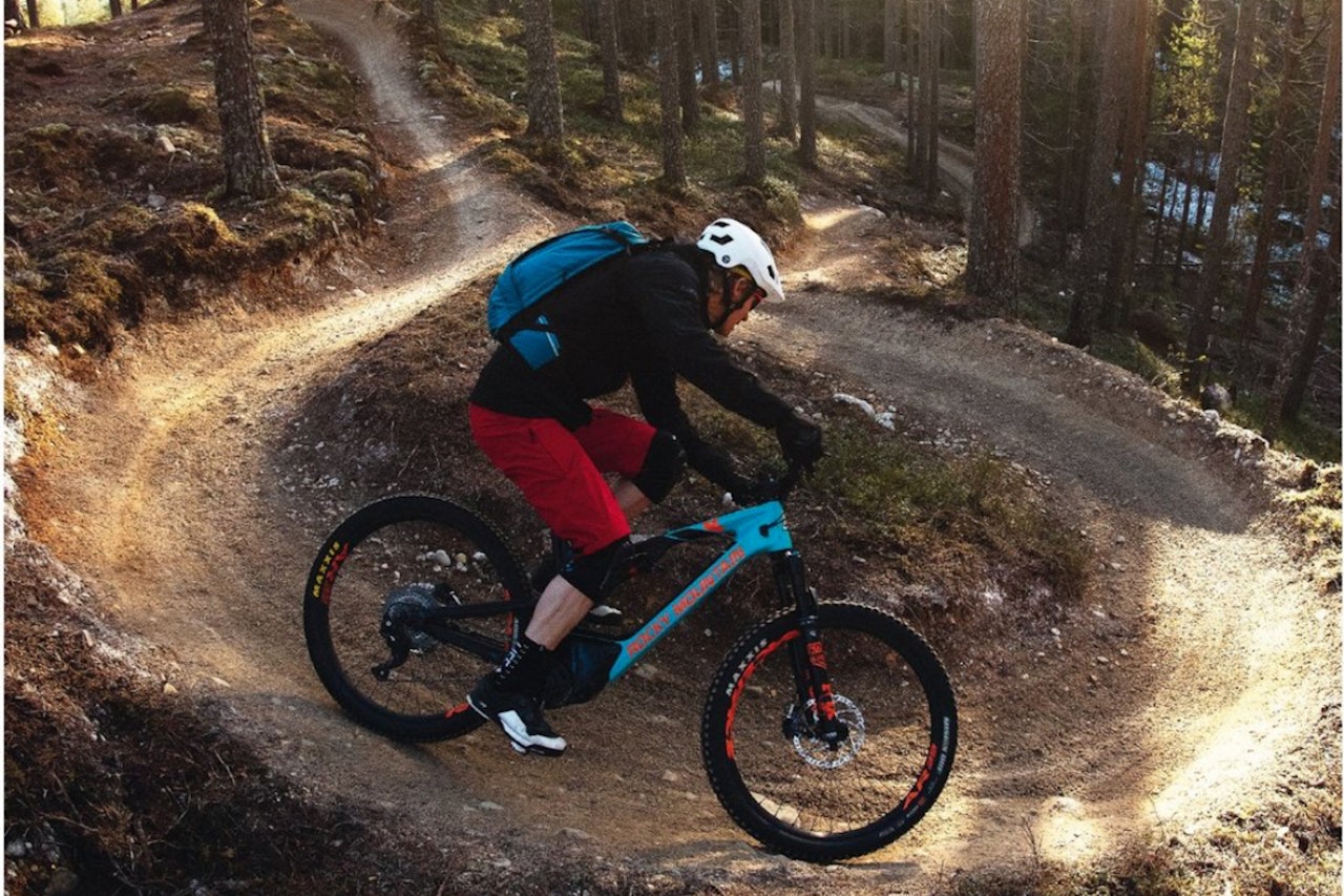 Nå er Oslomarka likestilt med andre marker, og det er lov å sykle med elsykkel på stier i utmark i hele området som er omfattet av Markaloven. Foto: Kristoffer Kippernes Nå er Oslomarka likestilt med andre marker, og det er lov å sykle med elsykkel på stier i utmark i hele området som er omfattet av Markaloven. Foto: Kristoffer Kippernes