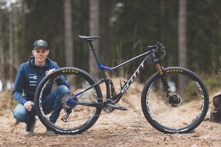 RÅ SYKKEL: Erik Hægstad er ombord på en Scott Spark også for 2021-sesongen, men nå med den eksklusive Supersonic-finishen. Foto: Kristoffer H. Kippernes erik hægstad scott spark rittfulldemper sykkel