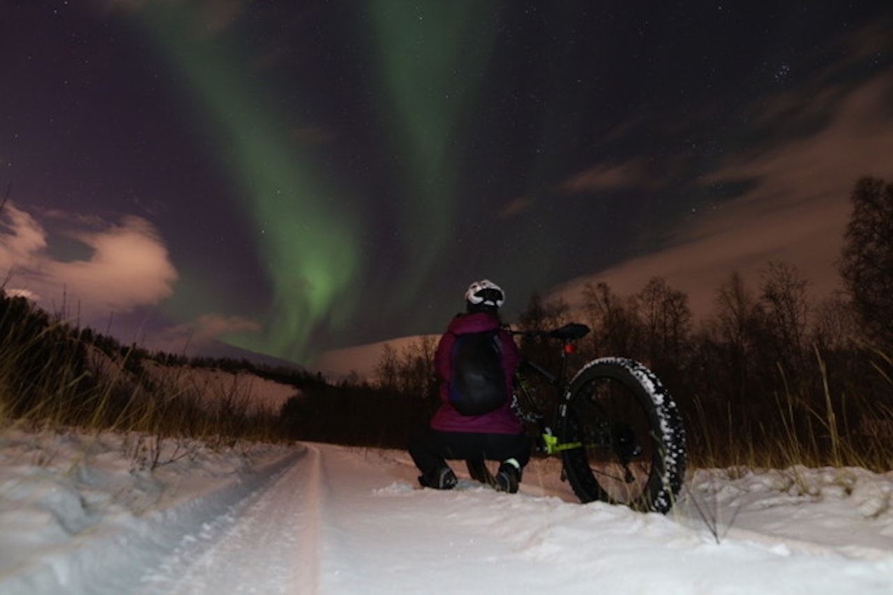 Til neste år kan kveldstur og nordlys ble en del av tilbudet på Global Fatbike Day i Alta. Foto: Glød Explorer Til neste år kan kveldstur og nordlys ble en del av tilbudet på Global Fatbike Day i Alta. Foto: Glød Explorer