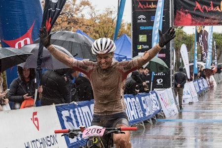 Hildegunn Gjertrud Hovdenak vant det seks dager lange etapperittet Andalucia Bike Race i Spania i fjor, men forventer hardere konkurranse i år. Foto: Arrangøren