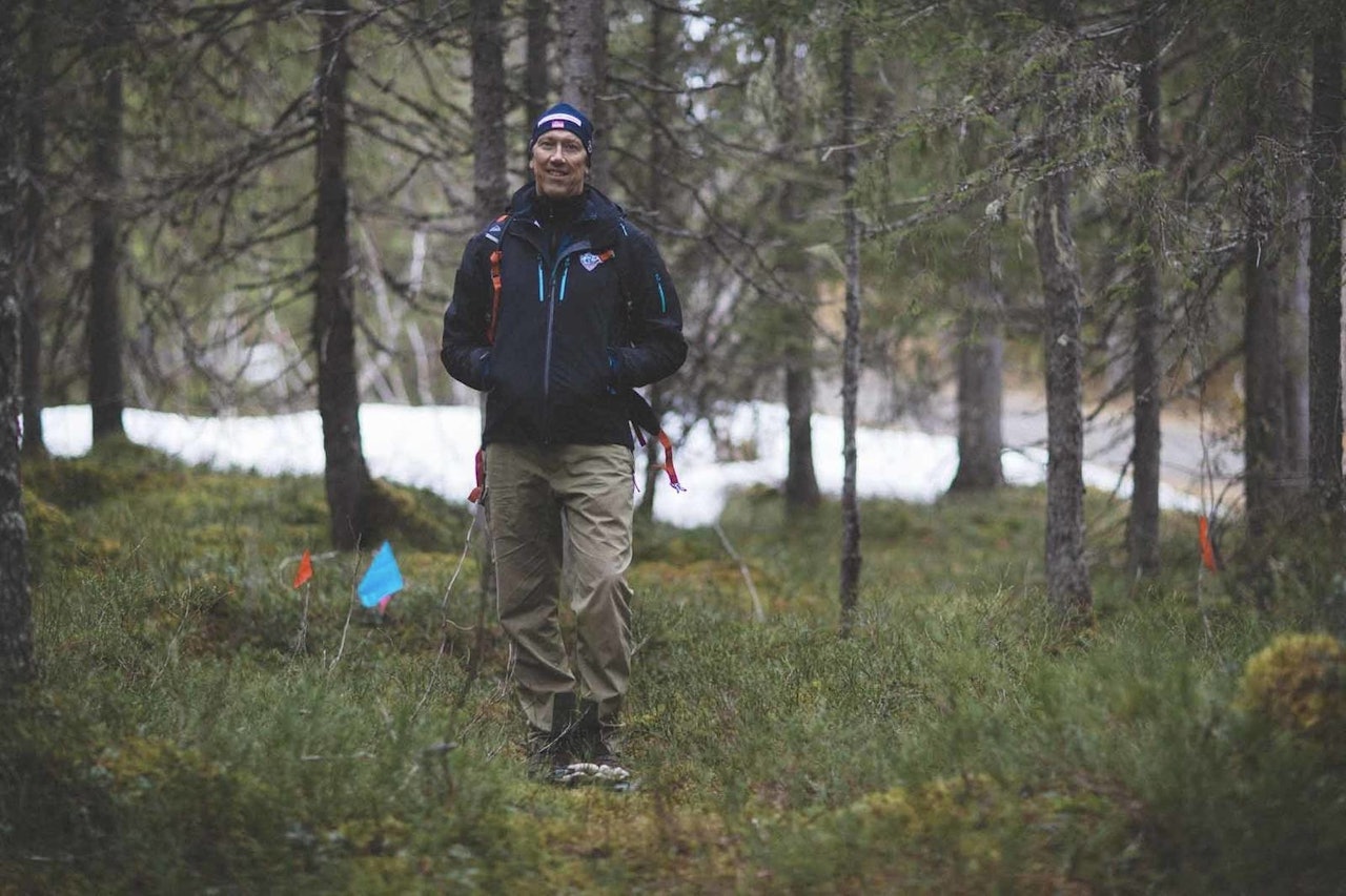 HEDERSPRIS: Ola Resell er primus motor for terrengsykkelparken i Nilsbyen på Byåsen i Trondheim. I helga fikk han NCF Region Midts høyeste utmerkelse for innsatsen. Foto: Kristoffer H. Kippernes Ola Resell fikk hederspris for innsatsen i Nilsbyen