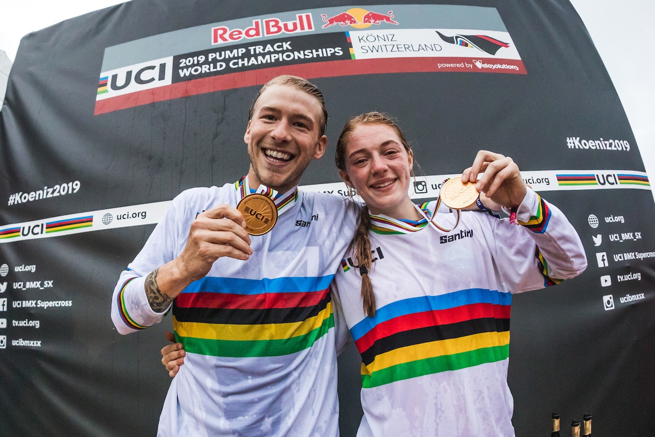 Tommy Zula og Payton Ridenour fra USA vant VM-finalen i pumptrack og tidenes første regnbuetrøyer i grenen etter mesterskapet i Bern i Sveits på lørdag. Foto: Red Bull Content Pool  Tommy Zula og Payton Ridenour fra USA vant VM-finalen i pumptrack og tidenes første regnbuetrøyer i grenen etter mesterskapet i Bern i Sveits på lørdag. Foto: Red Bull Content Pool