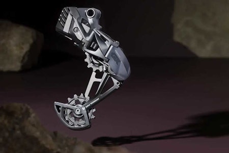 FOLKELIG TRÅDLØST: Nye SRAM GX AXS bringer den trådløse AXS-teknologien til et vesentlig lavere prispunkt.  sram gx eagle axs elektronisk sykkelgir trådløst