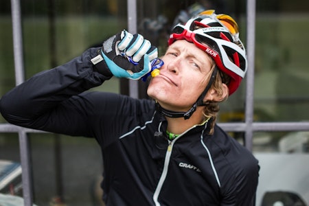 NÆRINGSVETT: Ikke alle klarer å tømme i seg tube etter tube med gel under et tøft ritt. Bli kjent med egen kropp og gane. Foto: Christian Nerdrum NÆRINGSVETT: Ikke alle klarer å tømme i seg tube etter tube med gel under et tøft ritt. Bli kjent med egen kropp og gane. Foto: Christian Nerdrum