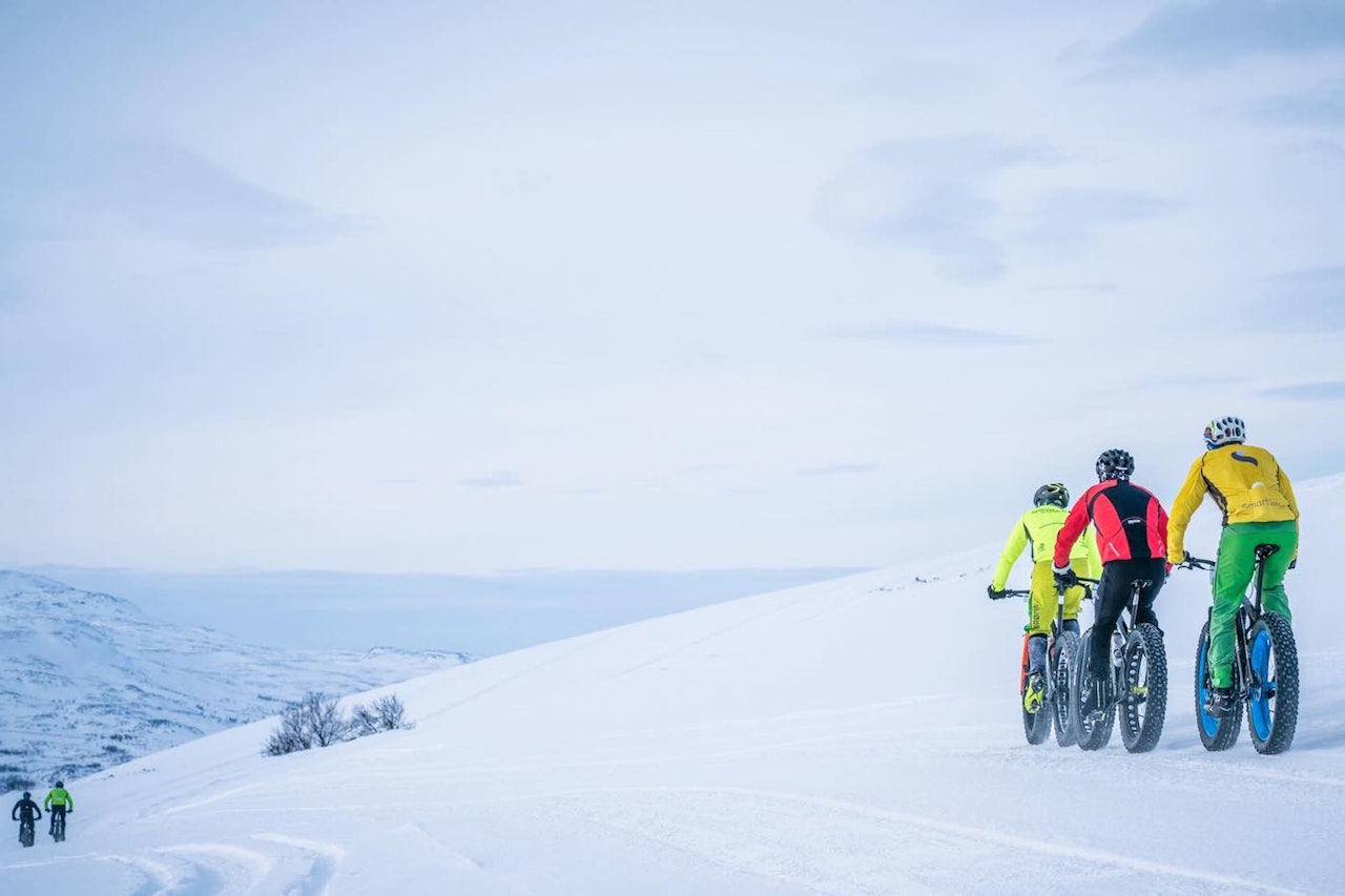 Skaidi Fatbike, som i år fungerer som uoffisielt NM i tjukksykkel, trekker rekordmange til Finnmarksvidda. Foto: Rino Engdal Skaidi Fatbike, som i år fungerer som uoffisielt NM i tjukksykkel, trekker rekordmange til Finnmarksvidda. Foto: Rino Engdal