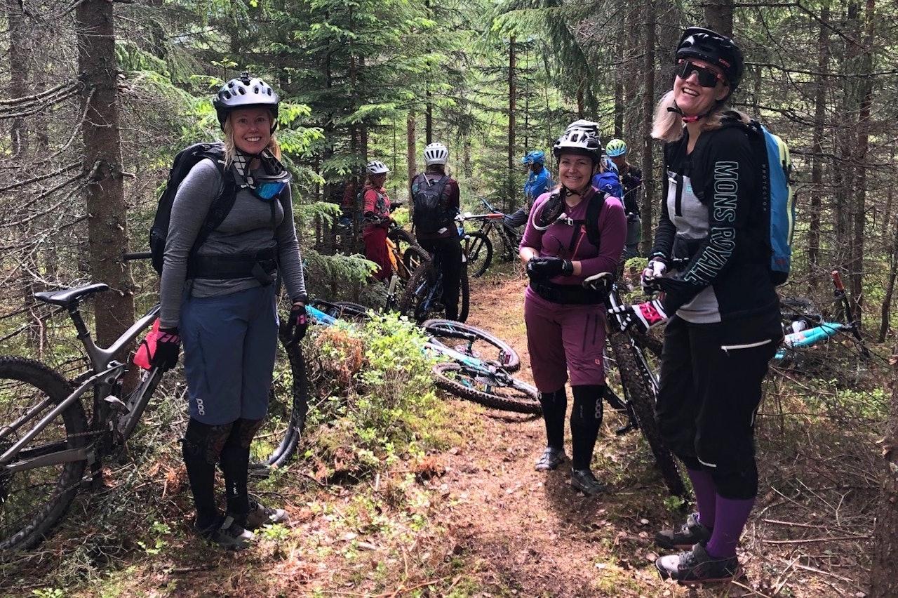 Stisykkelgruppa Herja Endurolaug begynte som en Facebook-gruppe med mål om å trekke 30 damer til DrammenEnduro. Nå teller gruppa 150 medlemmer og er blitt et permanent laug. Foto: Linda Lønmo Stisykkelgruppa Herja Endurolaug begynte som en Facebook-gruppe med mål om å trekke 30 damer til DrammenEnduro. Nå teller gruppa 150 medlemmer og er blitt et permanent laug. Foto: Linda Lønmo