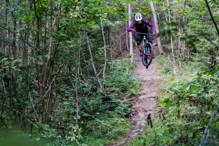 Anders Skarstein er omskolert motorcrosskjører og da må han vel ha noen fordeler som fersk endurosyklist? Foto: Christian Nerdrum  Anders Skarstein er omskolert motorcrosskjører og da må han vel ha noen fordeler som fersk endurosyklist? Foto: Christian Nerdrum