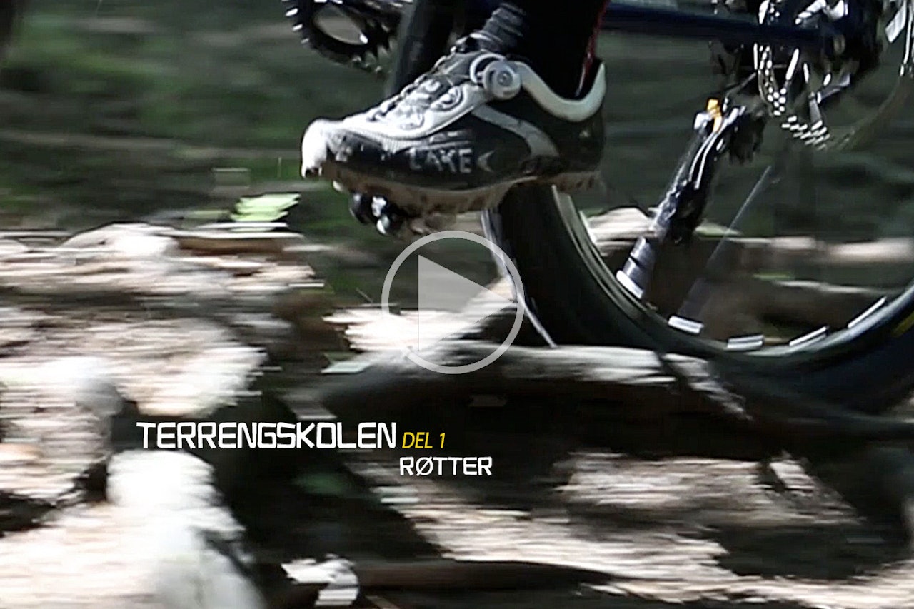 ROTEN TIL ALT VONDT? Rett vektfordeling og trykk i pedalene er to av rådene du får i første episode av Terrengskolen. Foto: Christian Nerdrum ROTEN TIL ALT VONDT? Rett vektfordeling og trykk i pedalene er to av rådene du får i første episode av Terrengskolen. Foto: Christian Nerdrum