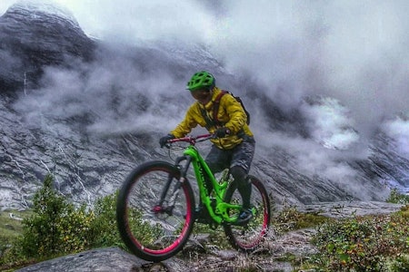 Høsten i fjellet kom til sin rett til tross for ruskevær. Foto: Tommy Aslaksen Høsten i fjellet kom til sin rett til tross for ruskevær. Foto: Tommy Aslaksen