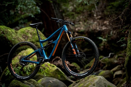 RIPMO:  Ripley og Mojo HD4 traff hverandre i et svakt øyeblikk og glemte prevensjon. Resultatet er nye Ibis Ripmo, en fullblods enduro-sykkel med 29er-hjul, 145mm vandring bak og 160mm foran.  RIPMO:  Ripley og Mojo HD4 traff hverandre i et svakt øyeblikk og glemte prevensjon. Resultatet er nye Ibis Ripmo, en fullblods enduro-sykkel med 29er-hjul, 145mm vandring bak og 160mm foran.
