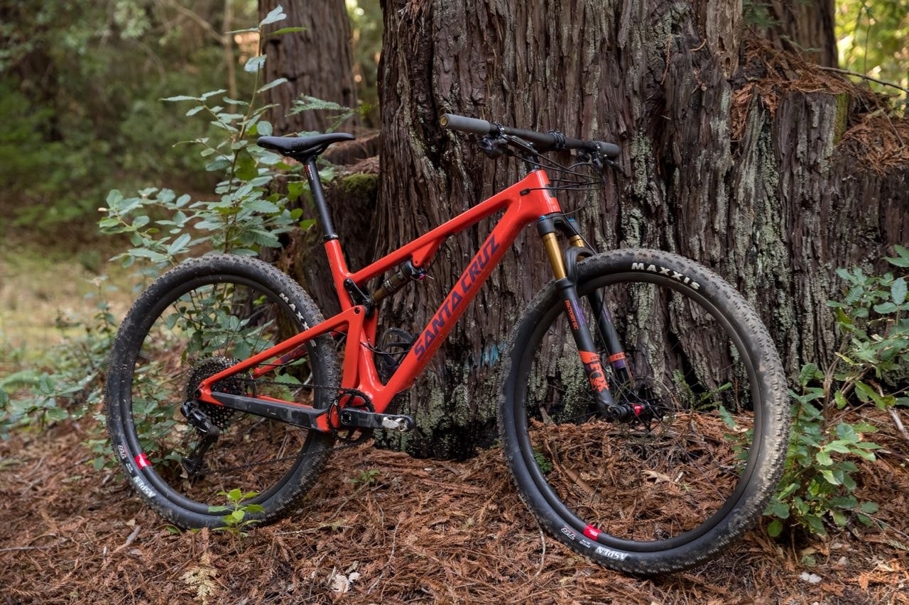 NY BLUR: Santa Cruz sin klassiske rittsykkel med VPP er tilbake i ny ritt-tilpasset form med 29er hjul, lav vekt og moderne geometri. Foto: Forrest Arakawa/Santa Cruz