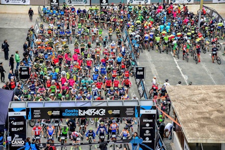 Klare for lagtempostarten, andre etappe i Costa Blanca Bike Race. Foto: Arrangøren