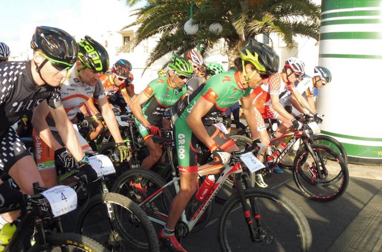 Lars Granberg (til venstre) med fullt fokus på oppgavene før start på andre etappe søndag. Det holdt til 3.plass. Foto: Arrangøren Lars Granberg (til venstre) med fullt fokus på oppgavene før start på andre etappe søndag. Det holdt til 3.plass. Foto: Arrangøren