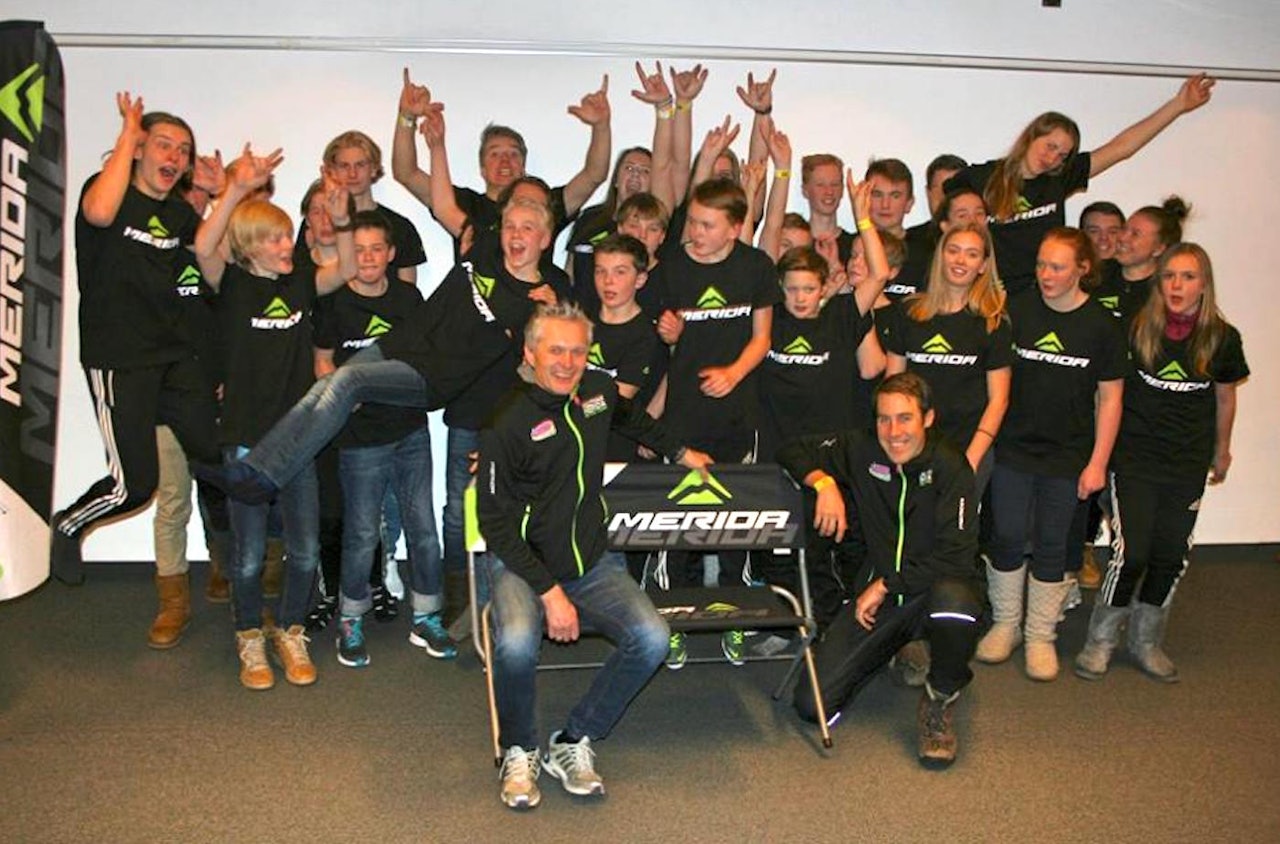 STORSAMLING: I helga hadde Team Merida Grassroots samling på Skeikampen med blant annet Jan Olav Beitmyren (foran til venstre) og Martin Haugo (til høyre) som instruktører. Foto: Privat STORSAMLING: I helga hadde Team Merida Grassroots samling på Skeikampen med blant annet Jan Olav Beitmyren (foran til venstre) og Martin Haugo (til høyre) som instruktører. Foto: Privat