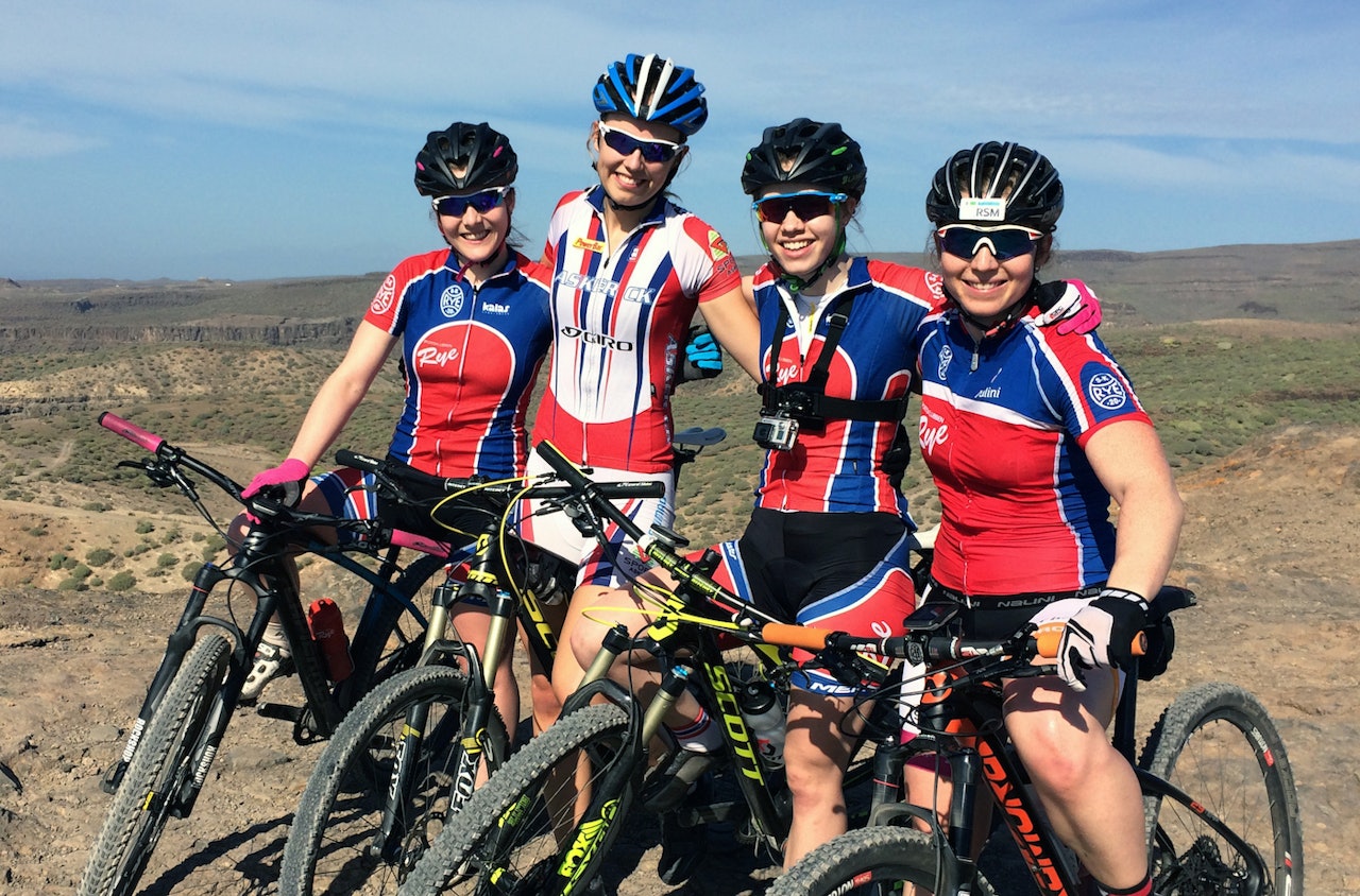 Firkløveret har brukt tida på Gran Canaria godt, og føler samlingen har gitt både motivasjon og sportslig framgang. Fra venstre: Sylvi Sommer, Anna Gabrielsen, Marit Sveen og Elisabeth Sveum. Foto: Privat Firkløveret har brukt tida på Gran Canaria godt, og føler samlingen har gitt både motivasjon og sportslig framgang. Fra venstre: Sylvi Sommer, Anna Gabrielsen, Marit Sveen og Elisabeth Sveum. Foto: Privat