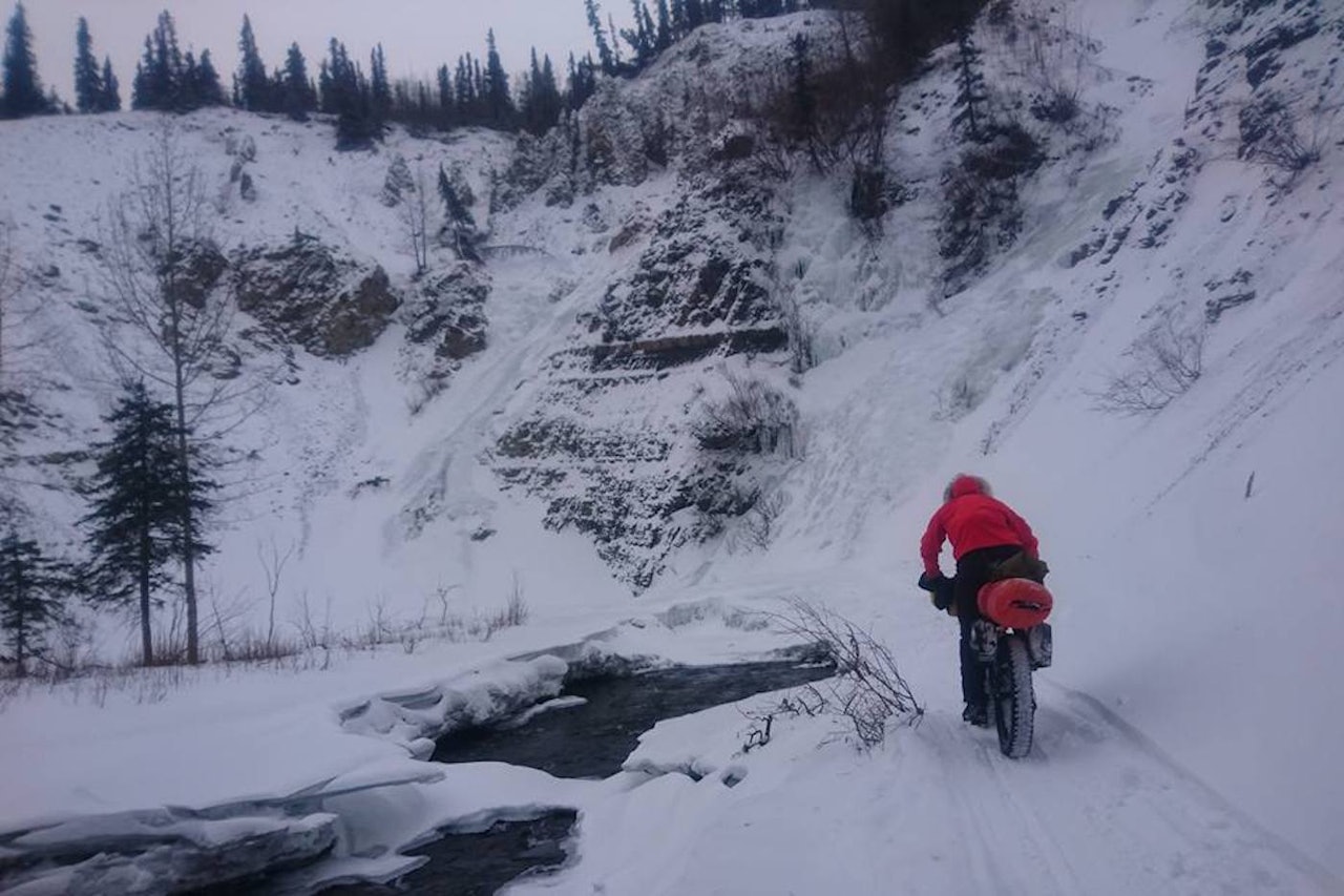 Distansen var bare en av utfordringene for Nina Gässler under Iditarod Trail Invitational: åpne elver skulle krysses, bratt og teknisk terreng forseres, i vind og snø og temperaturer ned mot 30 minus. Foto: Privat