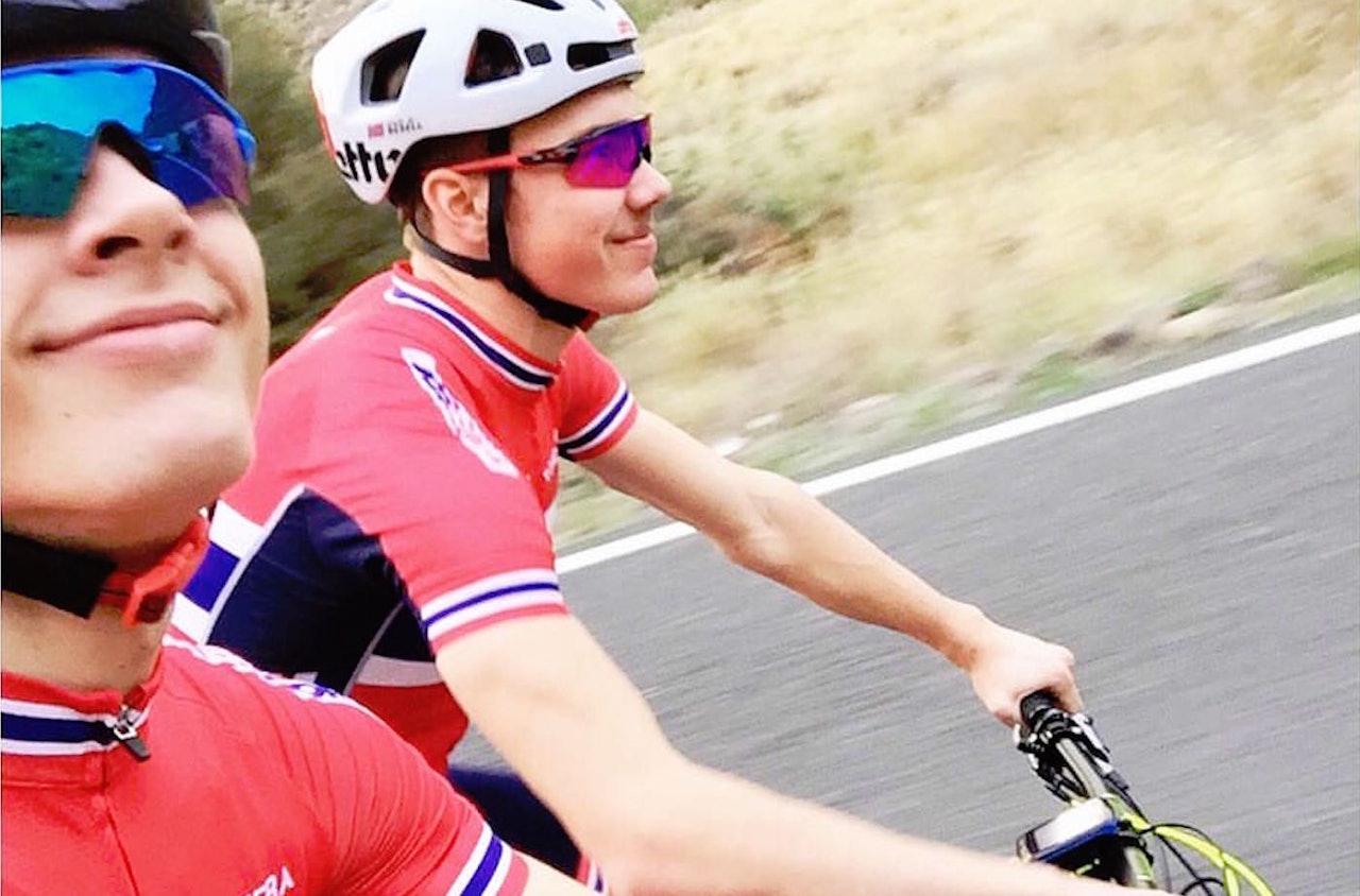 Torjus Bern Hansen og Erik Nordsæter Resell er på vintersamling med Gunn-Rita Dahle Flesjå, og suger til seg alt de kan som svamper. Foto: Privat Torjus Bern Hansen og Erik Nordsæter Resell er på vintersamling med Gunn-Rita Dahle Flesjå, og suger til seg alt de kan som svamper. Foto: Privat