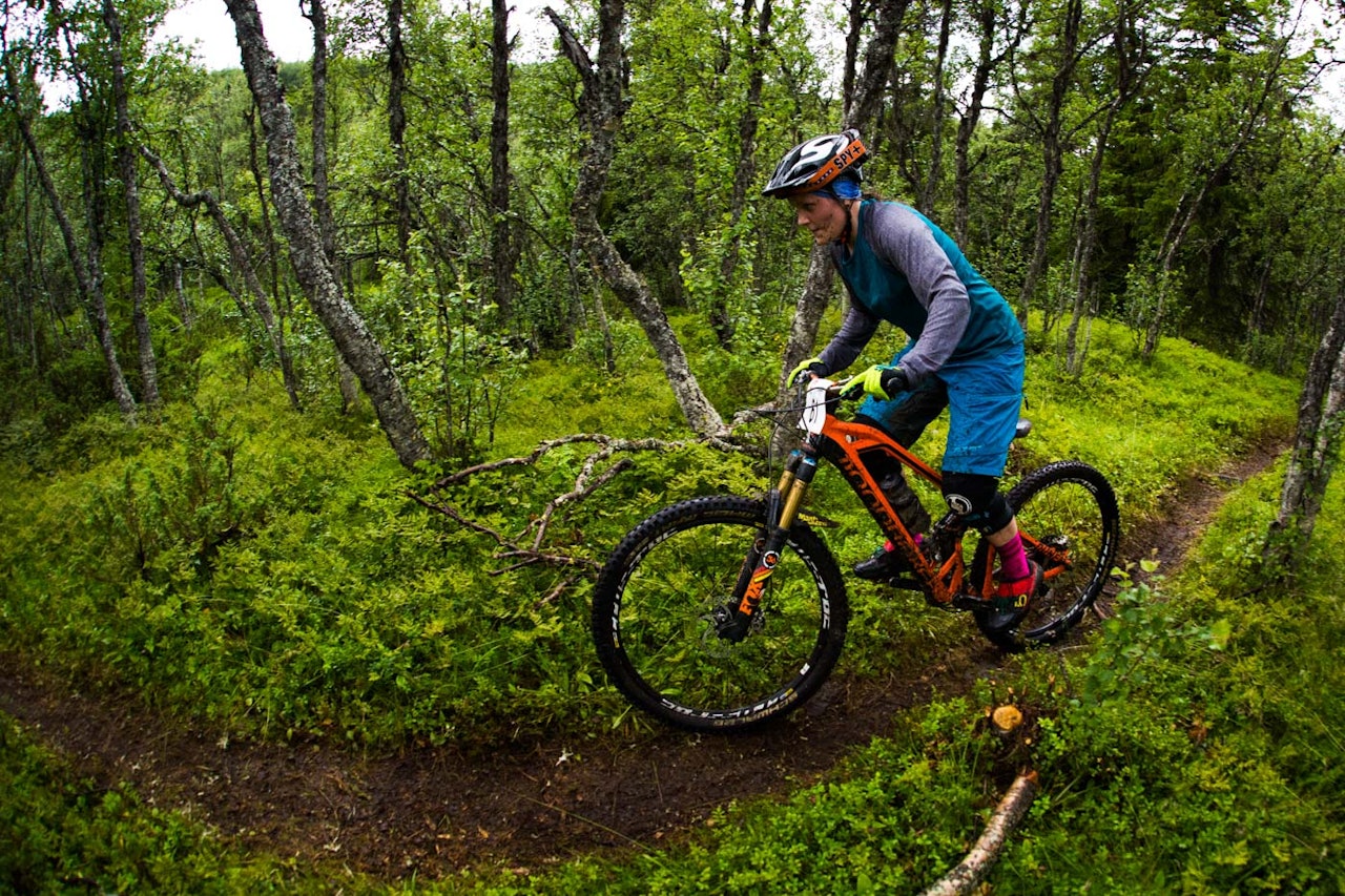 Vera Leivsdottir vant Oppdal Enduro i fjor. Her fra Hillbilly Enduro i juli, der hun kom på andreplass. Foto: Snorre Veggan Vera Leivsdottir vant Oppdal Enduro i fjor. Her fra Hillbilly Enduro i juli, der hun kom på andreplass. Foto: Snorre Veggan