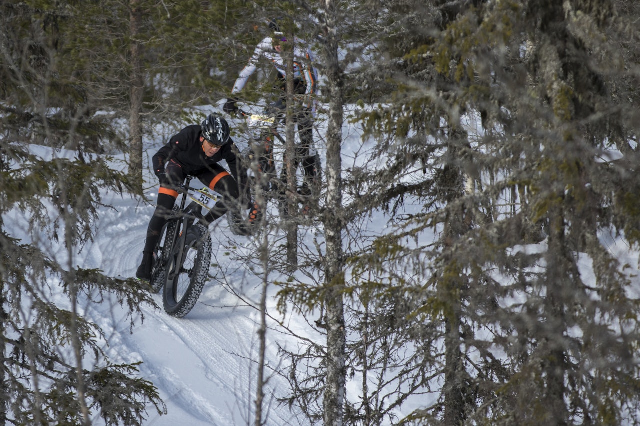 Årets tjukksykkelsesong bar preg av snømangel og en rekke avlysninger, men rittene som ble kjørt var det kvalitet på. Her er Greg Saw underveis på Lygna. Foto: Per-Eivind Syvertsen Årets tjukksykkelsesong bar preg av snømangel og en rekke avlysninger, men rittene som ble kjørt var det kvalitet på. Her er Greg Saw underveis på Lygna. Foto: Per-Eivind Syvertsen