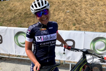 Anne Helene Reiten vant Grenserittet etter at hun tok lagvenninna i en langspurt mot mål. Foto: Caroline Koren Anne Helene Reiten vant Grenserittet etter at hun tok lagvenninna i en langspurt mot mål. Foto: Caroline Koren