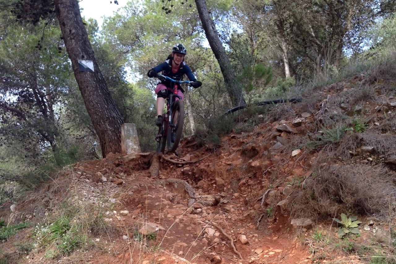 Anette Røssum Bastnes har brukt deler av vinteren til å skjerpe ferdighetene i sydligere strøk. Foto: Bike Holiday Spain Anette Røssum Bastnes har brukt deler av vinteren til å skjerpe ferdighetene i sydligere strøk. Foto: Bike Holiday Spain