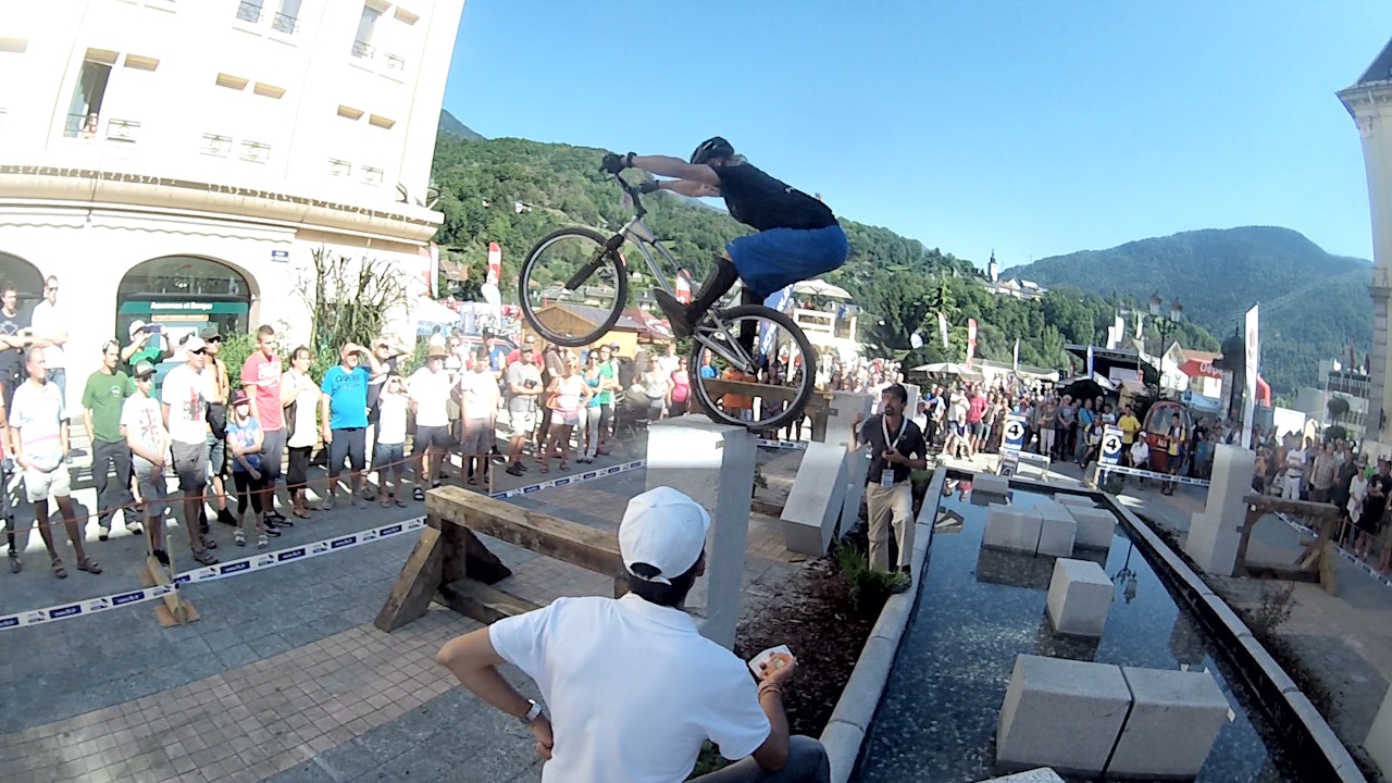 KONGEN PÅ PALLEN: Eirik Ulltang er Norges klart beste trial-syklist. Han satser på å bli enda bedre. KONGEN PÅ PALLEN: Eirik Ulltang er Norges klart beste trial-syklist. Han satser på å bli enda bedre.