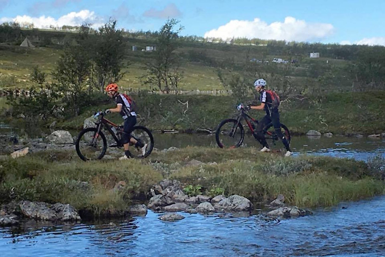 Daniel Boberg Leirbakken og Jan Helge Helgesen i Team Subaru var første lag over målstreken i Alta og vant OF300. Foto: Venche Jensen Daniel Boberg Leirbakken og Jan Helge Helgesen i Team Subaru var første lag over målstreken i Alta og vant OF300. Foto: Venche Jensen