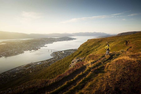 Stisykkelmilljøet i Tromsø vokser, og nå har miljøet stiftet et nytt lokallag i NOTS som skal jobbe for terrengsyklistene lokalt. Foto: Kristoffer Kippernes