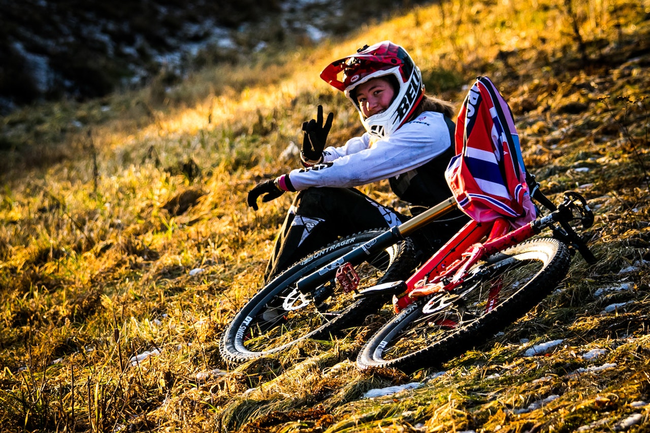 Mille Johnset ble nummer to i sesongdebuten i Wales i helga, til tross for at hun trynet både i seedingen og finalen. Her fra landslagssamling tidligere i vinter. Foto: NCF Mayhem Media Mille Johnset ble nummer to i sesongdebuten i Wales i helga, til tross for at hun trynet både i seedingen og finalen. Her fra landslagssamling tidligere i vinter. Foto: NCF Mayhem Media