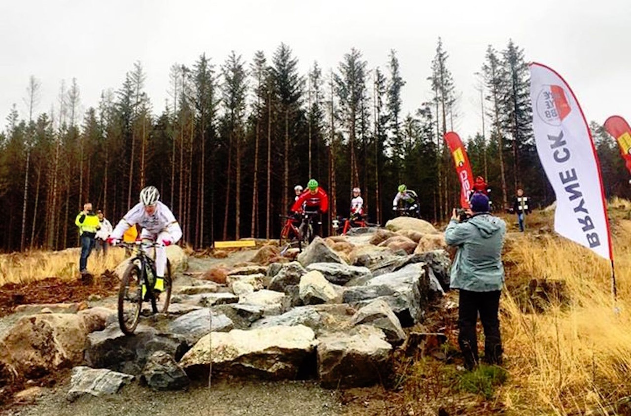Gunn-Rita Dahle Flesjå tester OL-løypa i Njåskogen på Jæren. Her skal hun legge ned flere økter i uka fram mot Rio 2016. Foto: Marton Digernes Gunn-Rita Dahle Flesjå tester OL-løypa i Njåskogen på Jæren. Her skal hun legge ned flere økter i uka fram mot Rio 2016. Foto: Marton Digernes