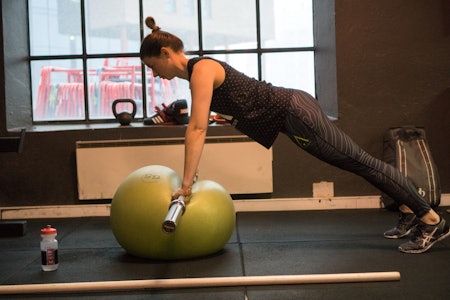 STYRKETRENING FOR SYKLISTER: Joline Johansson, sammenlagtvinner av den svenske enduroserwien de to siste sesongene, bruker vinteren til å bygge et solid styrkegrunnlag. Foto: Knut Erik Haugen treningstips styrketrening sykkel joline johansson