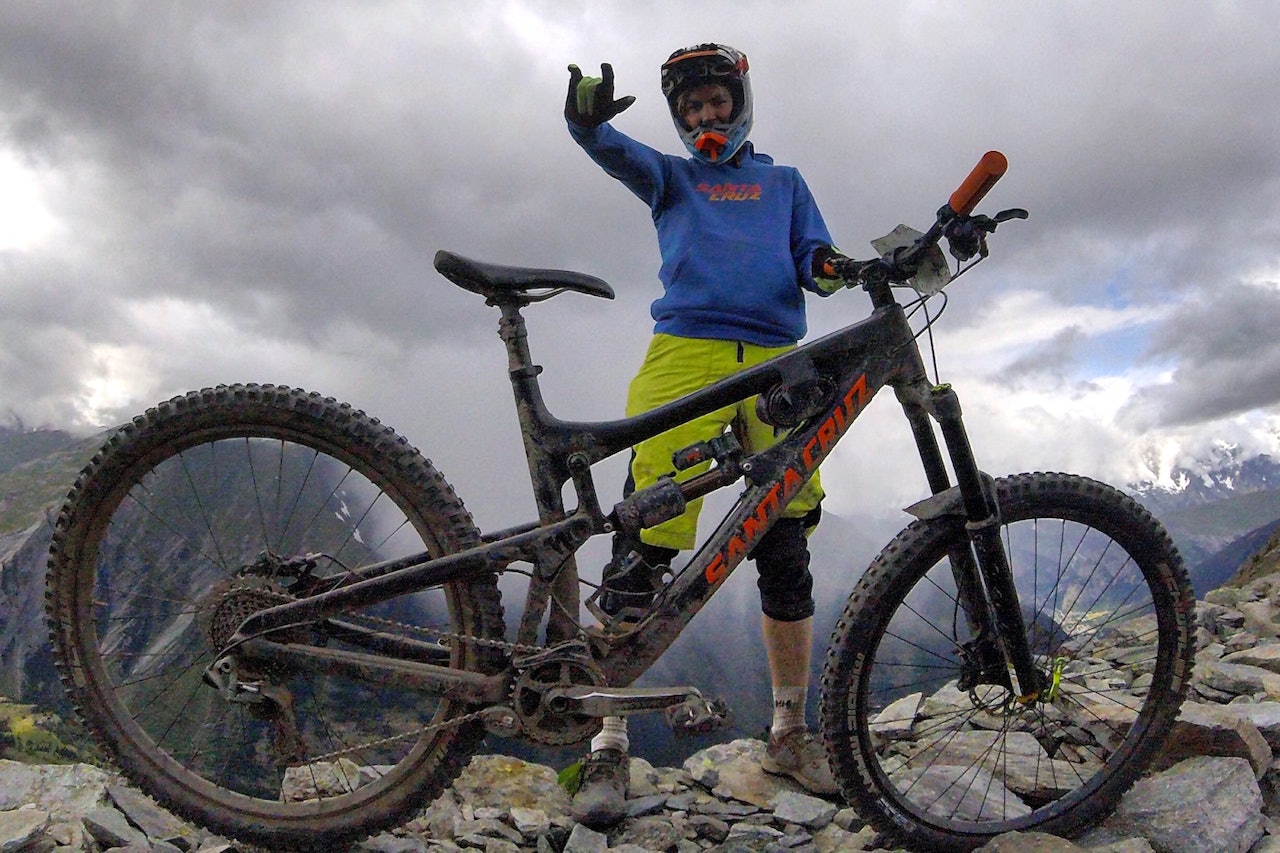 Thomas Klingenberg ble nummer 19 i Enduro World Series i La Thuile i sommer, og har ambisjoner om å heve seg både nasjonalt og internasjonalt. Foto: Privat Thomas Klingenberg ble nummer 19 i Enduro World Series i La Thuile i sommer, og har ambisjoner om å heve seg både nasjonalt og internasjonalt. Foto: Privat