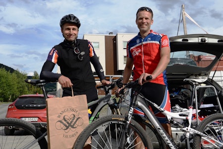 Frode Krüger (til venstre) og Erik Baardsgaard tar løypa i Offroad Valdres usett, men ser fram til utfordringen og har tatt høyde for at det loves kortreist mat på sjekkpunktene. Foto: Kent Murdoch