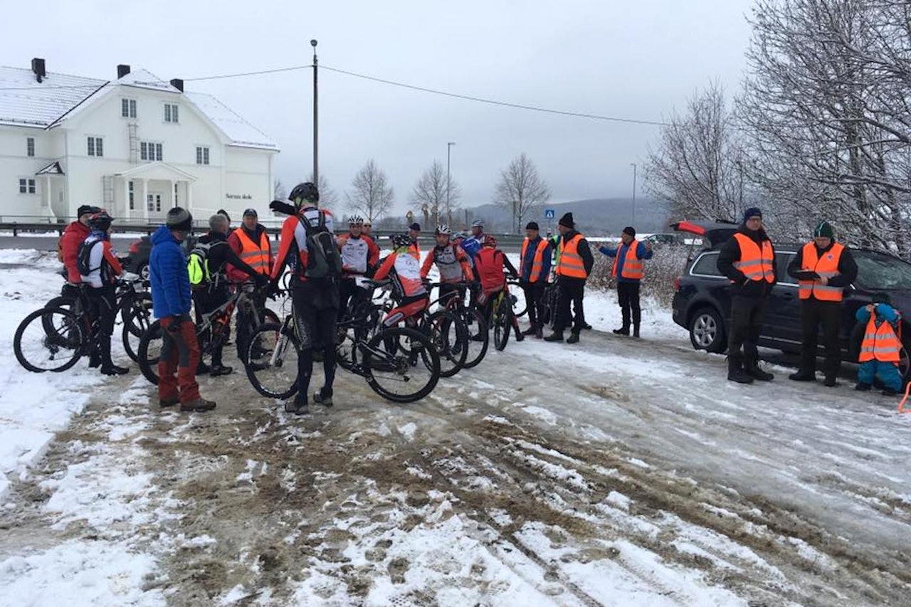 God stemning før start på tidenes første Stomperud vinterritt. Foto: Bingsfoss SK God stemning før start på tidenes første Stomperud vinterritt. Foto: Bingsfoss SK