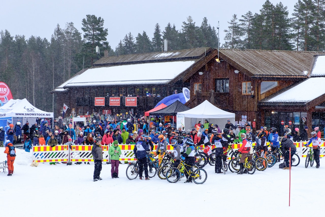 Chinese Downhill med fellesstart var andre omgang i årets Snowstock sykkelarrangement. Foto: Tommy Johansen