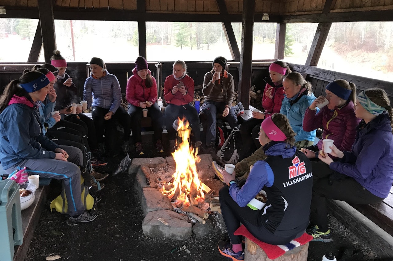 Felles treningsøkter og mye sosialt sto på programmet for den første av vinterens samlinger for satsende rundbanejenter. Foto: Kent Siggerud Felles treningsøkter og mye sosialt sto på programmet for den første av vinterens samlinger for satsende rundbanejenter. Foto: Kent Siggerud