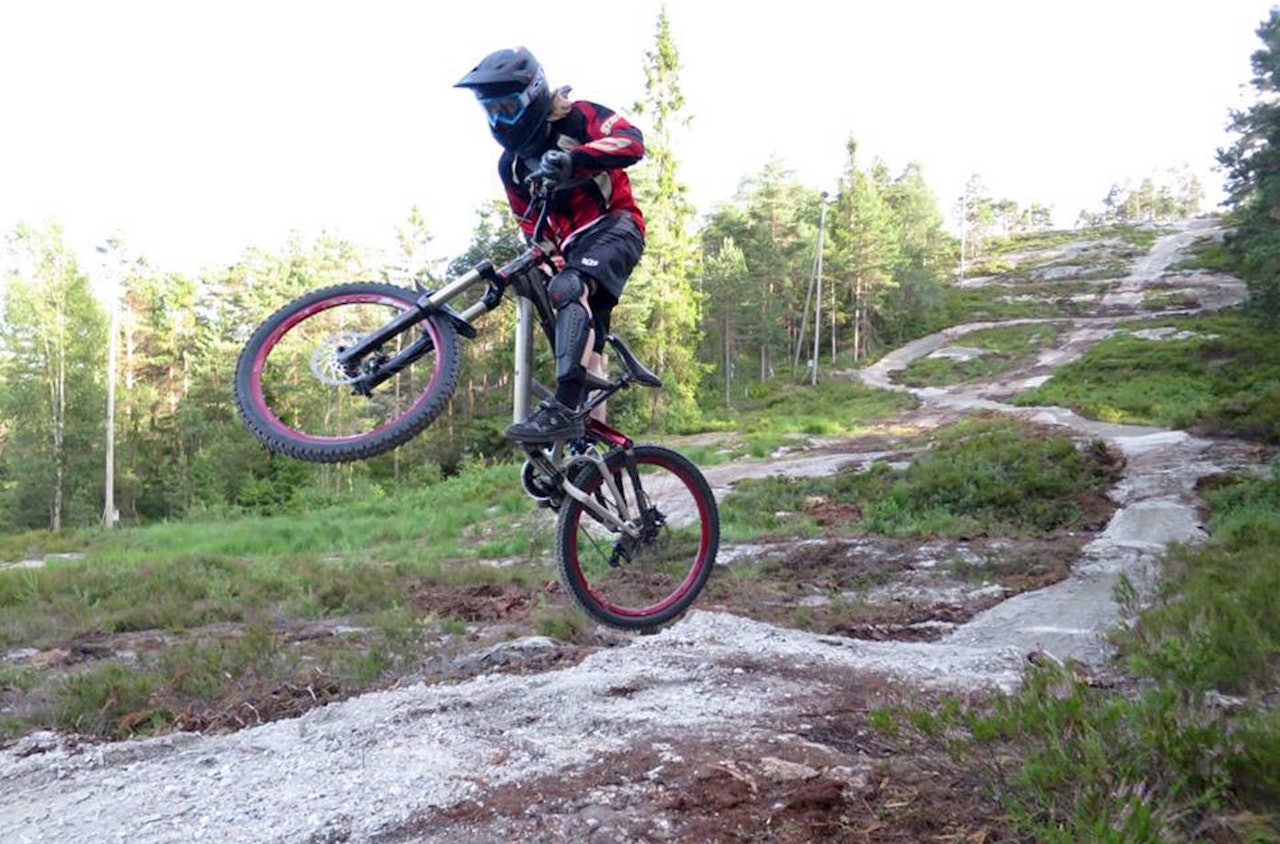 Det er fortsatt åpent i Kjerringåsen hver lørdag ut oktober. Foto: Kjerringåsen DH