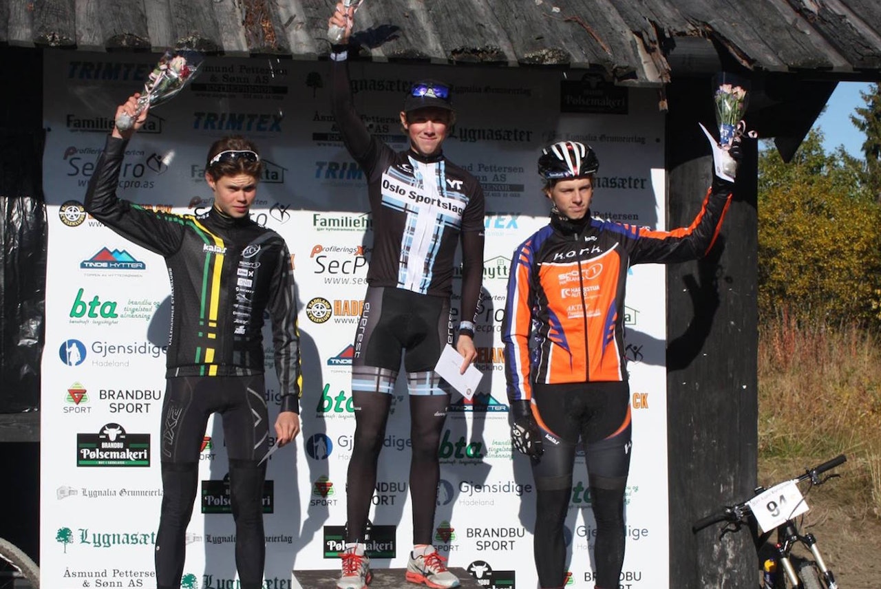 LYGNA OPP 2015: Carl Fredrik Hagen vant det 15km lange motbakkerittet foran Erik Hægstad og Eskil Evensen-Lie. Foto: Arrangøren LYGNA OPP 2015: Carl Fredrik Hagen vant det 15km lange motbakkerittet foran Erik Hægstad og Eskil Evensen-Lie. Foto: Arrangøren