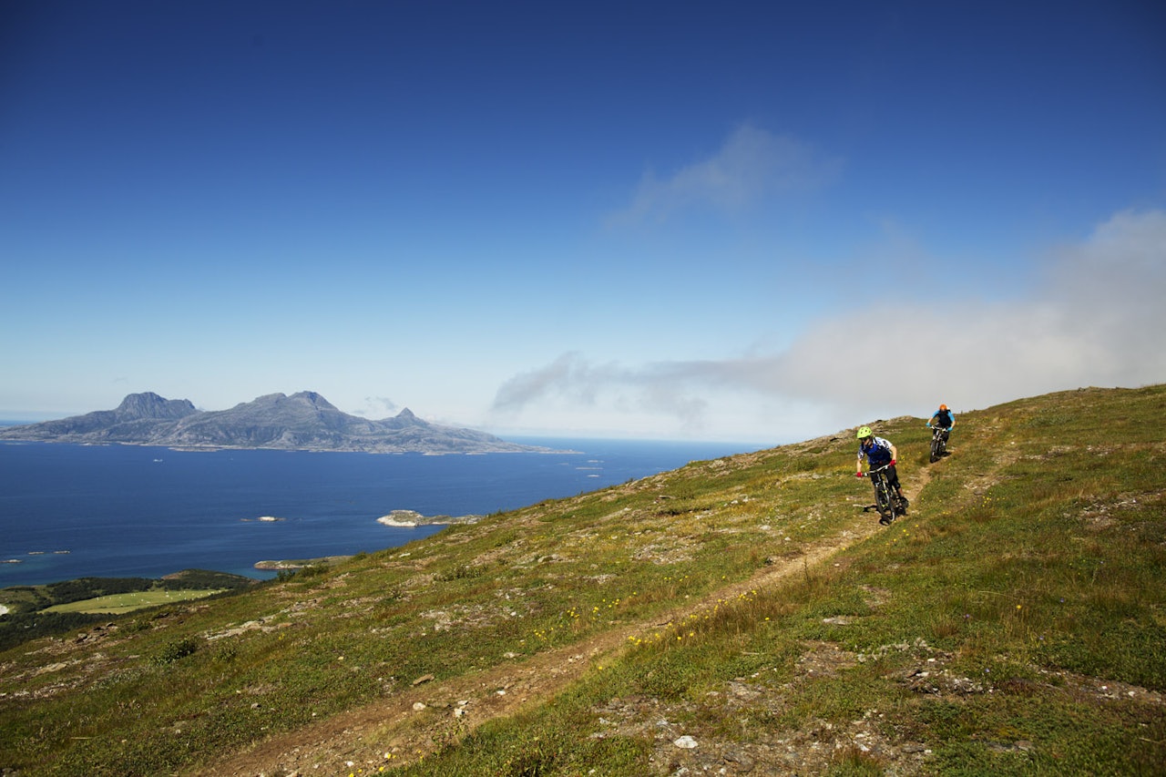 Med flytstier i hopetall og eksepsjonell utsikt blir Bodø Enduro en stifest verdt turen, mener rittleder Andreas Klette. Foto: Kristoffer Kippernes Med flytstier i hopetall og eksepsjonell utsikt blir Bodø Enduro en stifest verdt turen, mener rittleder Andreas Klette. Foto: Kristoffer Kippernes