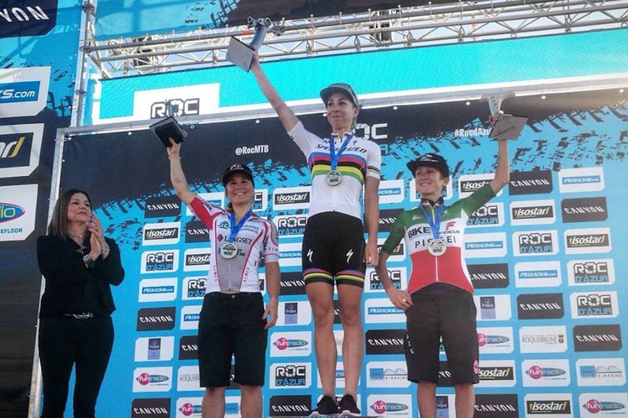 Hildegunn Gjertrud Hovdenak (til venstre) ble nummer 2 på UCI World Series rittet Canyon Roc marathon på fredag. Foto: Arrangøren Hildegunn Gjertrud Hovdenak (til venstre) ble nummer 2 på UCI World Series rittet Canyon Roc marathon på fredag. Foto: Arrangøren