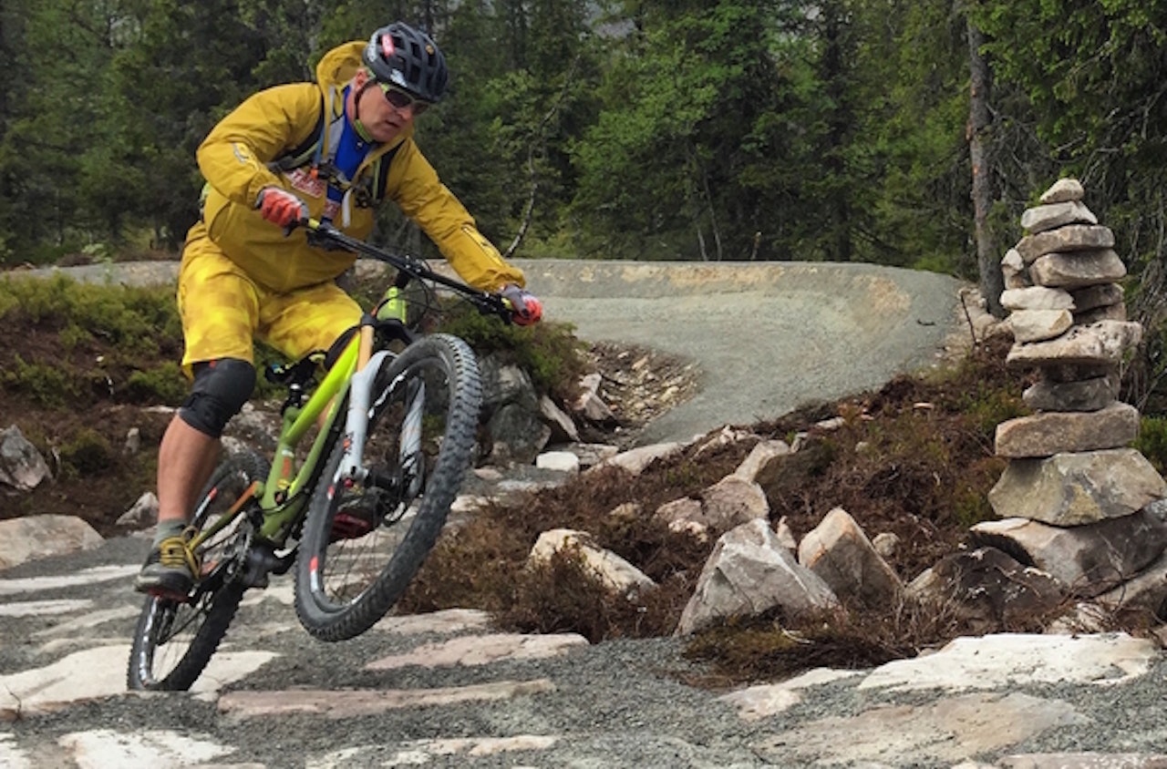 Hans Rey var av de første som fikk teste den nye flytstien i Trysilfjellet. Stien åpnes formelt under Utflukt neste uke. Foto: Privat