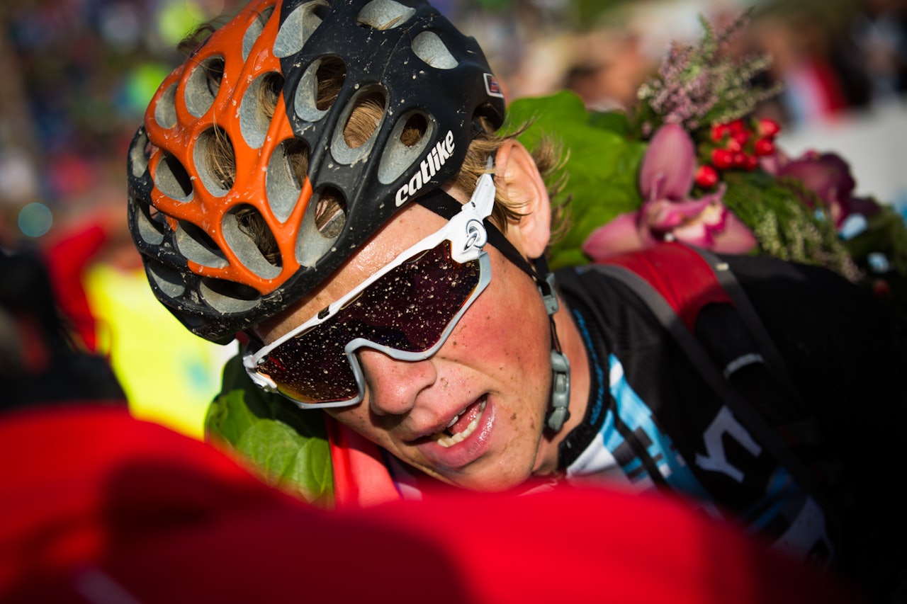 SLITEN OG GLAD: Carl Fredrik Hagen var sliten, men glad etter å ha avgjort Birken 2015 omtrent inne på stadion. (foto: Snorre Veggan) birken ultrabirken birkebeinerrittet