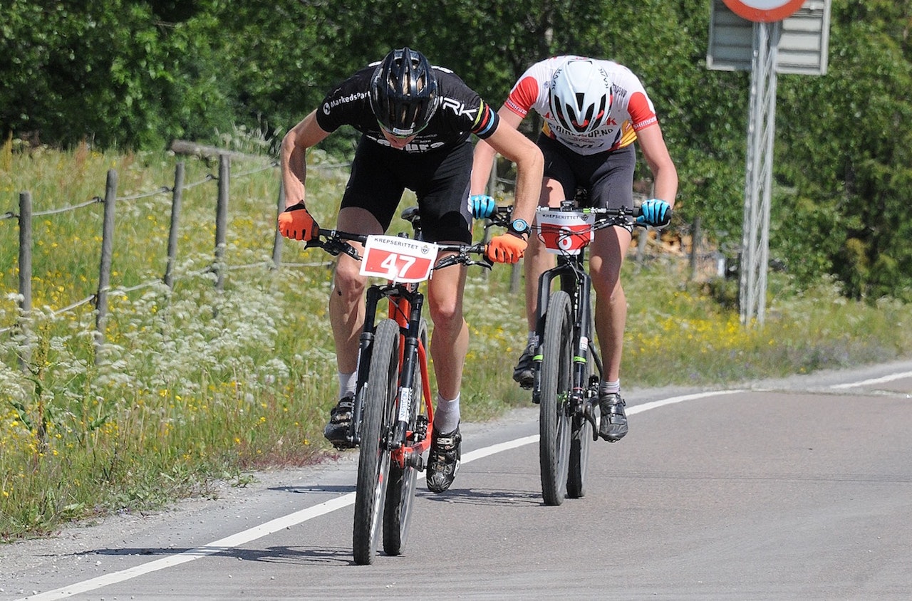 Lars Granberg (til venstre) spurtslo Øivind Bjerkseth og satte ny løyperekord i Krepserittet med god margin. Foto: Øivind Eriksen/Indre Akershus Blad Lars Granberg (til venstre) spurtslo Øivind Bjerkseth og satte ny løyperekord i Krepserittet med god margin. Foto: Øivind Eriksen/Indre Akershus Blad