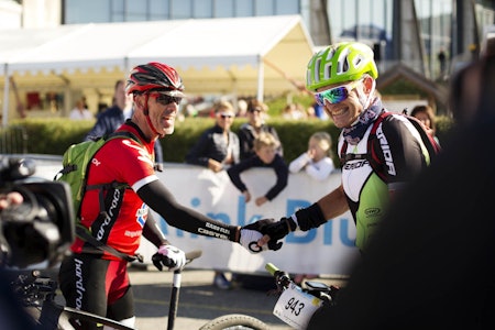 Duellanter, men også kompiser. Kjell Karlsen og Jan Olav Beitmyren kjemper med nebb og klør i løypa, og er like gode venner etter målgang. Foto: Kristoffer Kippernes birken ultrabirken birkebeinerrittet