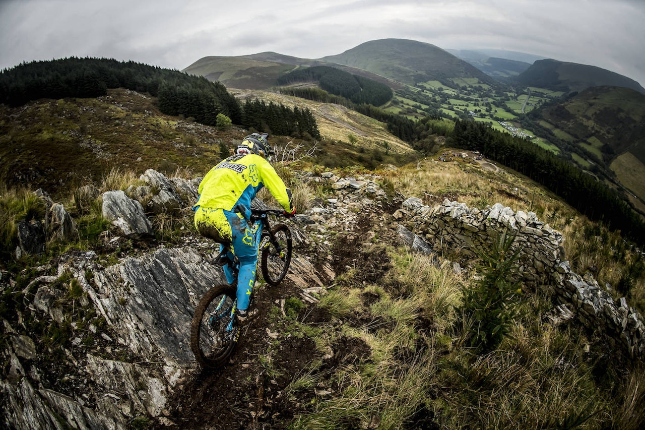 BRAGE VESTAVIK I HARDLINE: Brage Vestavik var to plasser unna finalen i Red Bull Hardline i Wales i helga. Foto: Red Bull Content Pool brage vestavik redb bull hardline