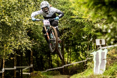 Mille Johnset var raskest av alle jentene på siste runde av British Downhill Series i Wales i helga, og tok også seieren sammenlagt. Foto: Yasmeen Green Mille Johnset var raskest av alle jentene på siste runde av British Downhill Series i Wales i helga, og tok også seieren sammenlagt. Foto: Yasmeen Green