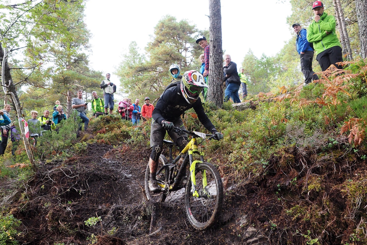 Andreas Øhrn mistet seieren på Frei Enduro etter en alvorlig krasj på siste etappe. Foto: Jonas Båfjord Holten Andreas Øhrn mistet seieren på Frei Enduro etter en alvorlig krasj på siste etappe. Foto: Jonas Båfjord Holten