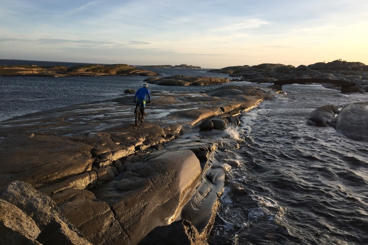 Veien til Verdens Ende byr på unike opplevelser, og desembersola gir en ekstra dimensjon. Foto: Trond Dyrnes Veien til Verdens Ende byr på unike opplevelser, og desembersola gir en ekstra dimensjon. Foto: Trond Dyrnes