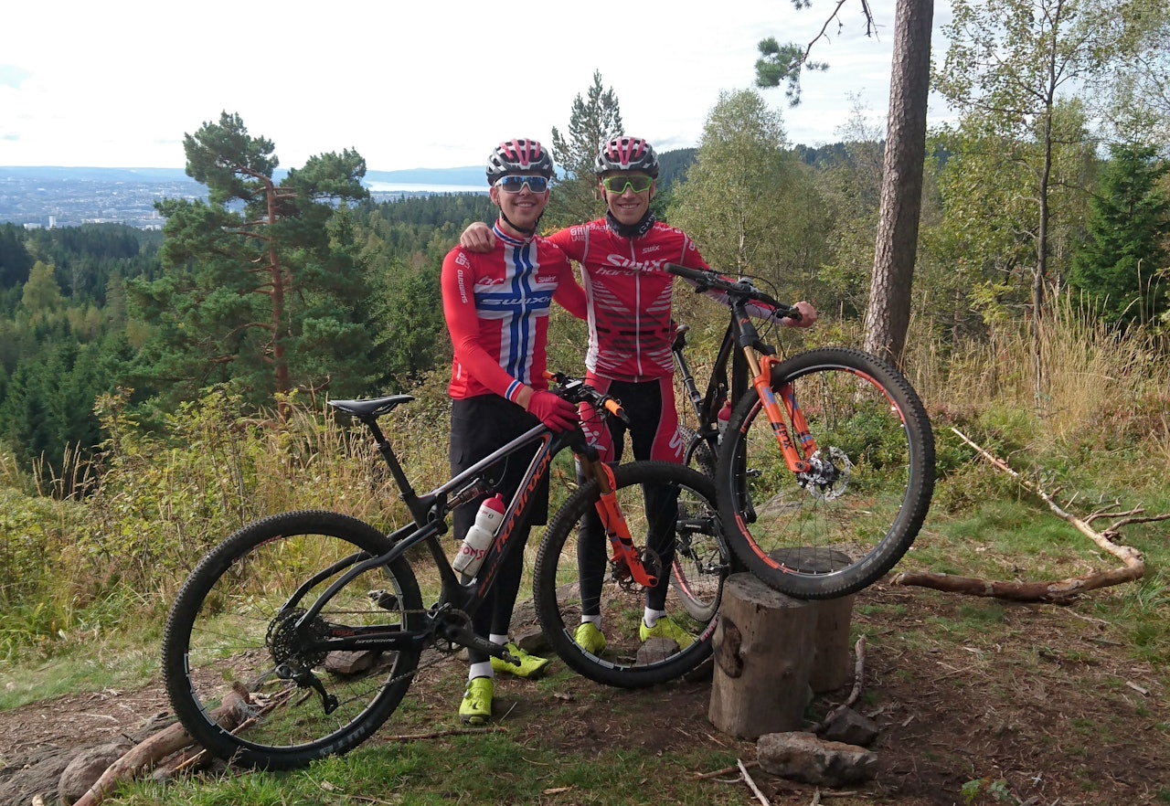 Norgesmester Fredrik Haraldseth og Norgescupvinner Ole Hem debuterer i Swiss Epic med helgas drøye gjørmefest i beina. Nå venter seks maraton på seks dager. Foto: Privat Norgesmester Fredrik Haraldseth og Norgescupvinner Ole Hem debuterer i Swiss Epic med helgas drøye gjørmefest i beina. Nå venter seks maraton på seks dager. Foto: Privat