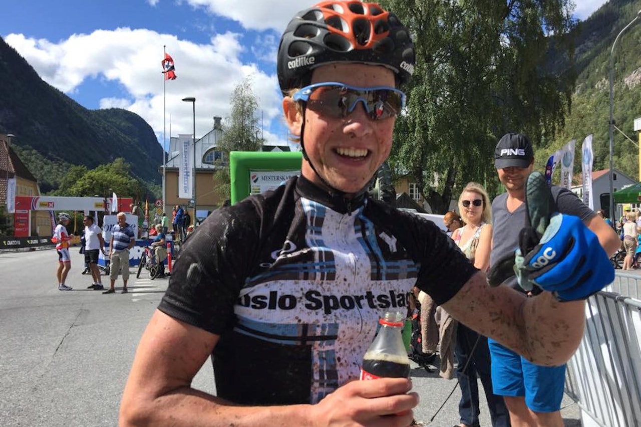 Carl Fredrik Hagen tok NM-gullet i terrengsykkel maraton med knusende margin: Det var over sju minutter ned til Ola Kjøren på andreplass. Foto: Arrangøren Carl Fredrik Hagen tok NM-gullet i terrengsykkel maraton med knusende margin: Det var over sju minutter ned til Ola Kjøren på andreplass. Foto: Arrangøren